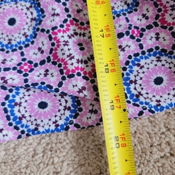 NWT LOFT Petite Mosaic Flutter Peplum Top S - Picture 9 of 11